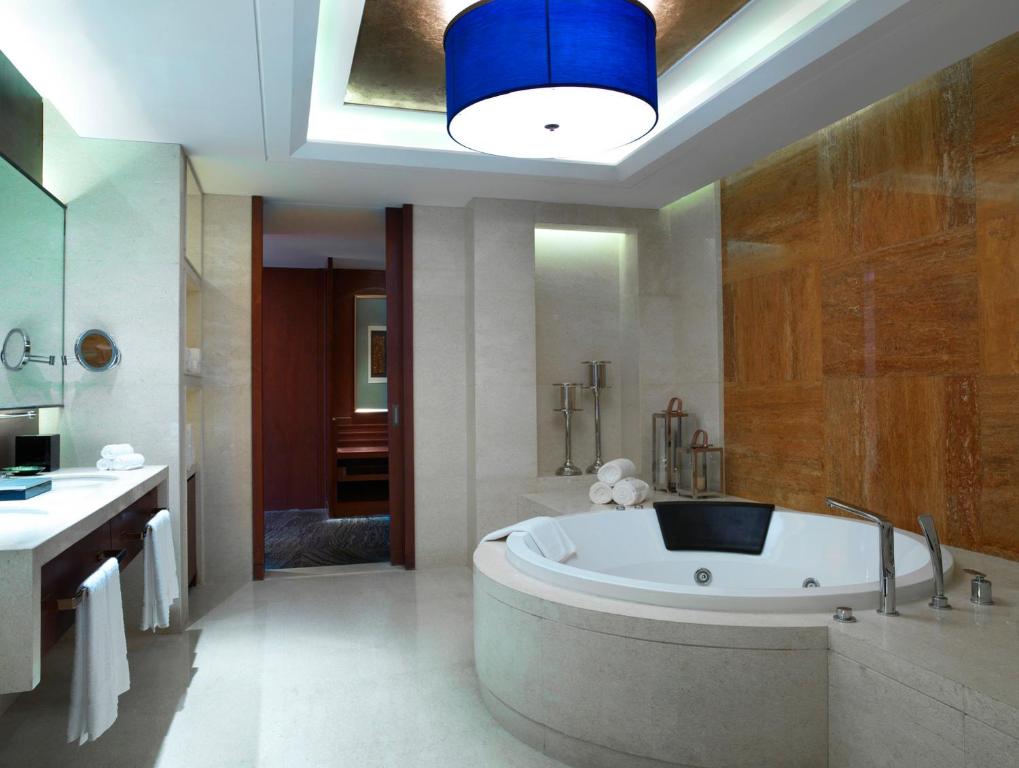 Westin bathroom